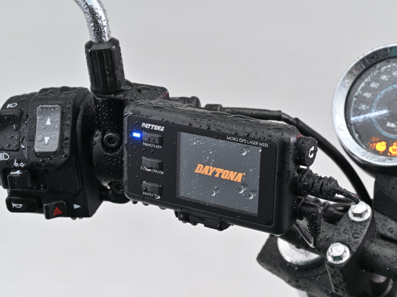 DAYTONA MOTO GPS LASER｜デイトナ12月最新製品情報! ワイヤレス充電スマホホルダー/新型移動式オービスMSSS対応レーダー等など