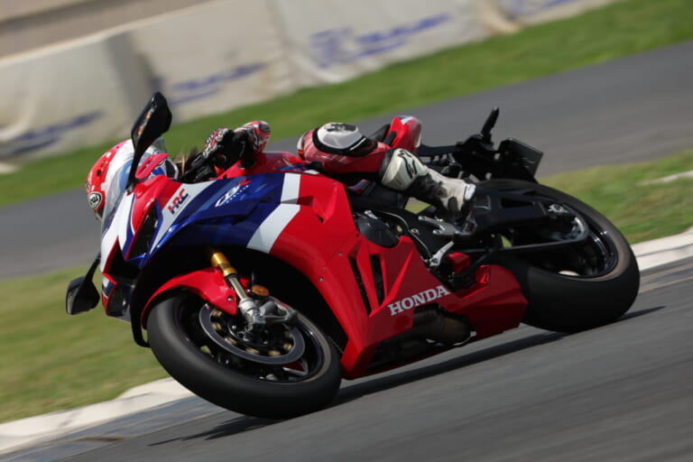 岡崎静夏|オンラインイベント|全日本ロードレース|【12月5日(木)19:00〜】オンラインサロン開催! 「岡崎静夏がガチでバイクの話しかしない90分」