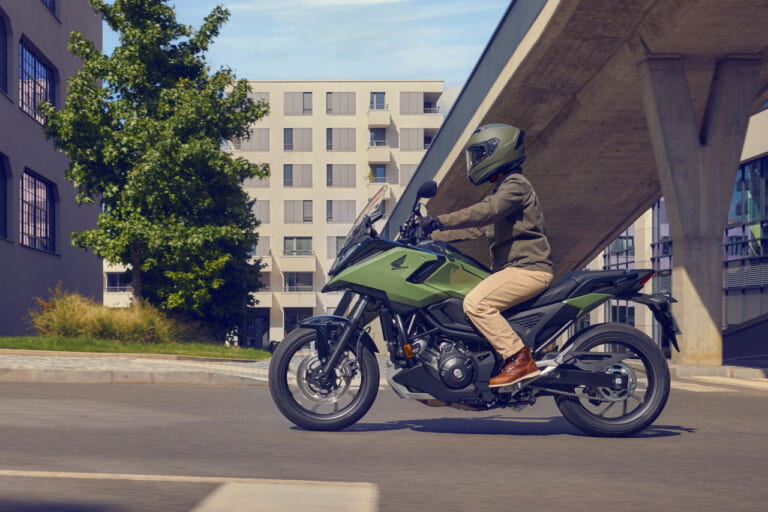 ホンダ|NC750X|欧州仕様|2025年モデル|ホンダが新型「NC750X」発表!! コネクテッドTFTメーターにダブルディスク獲得、外装の一部にバイオ由来素材【海外】