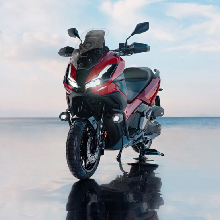 ほんだ|ADV350|欧州仕様|2025年モデル|ホンダのタフ・スクーター「ADV350」がマイナーチェンジ! スマホ連携TFTメーター獲得【海外】