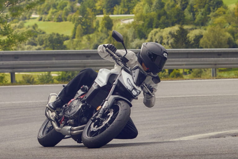 ホンダ|CB750 ホーネット|欧州仕様|2025年モデル|日本でも発売決定! ホンダ新型「CB750 ホーネット」はフェイスリフトと新TFT液晶メーター採用【海外】