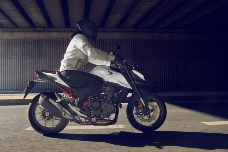 ホンダ|CB750 ホーネット|欧州仕様|2025年モデル|日本でも発売決定! ホンダ新型「CB750 ホーネット」はフェイスリフトと新TFT液晶メーター採用【海外】