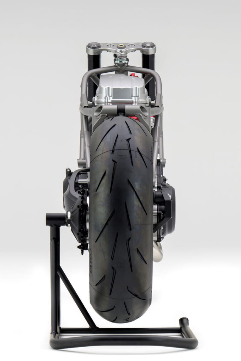 ホンダ|電動過給機付きV型3気筒エンジン(コンセプトモデル)|なんと電動過給のV型3気筒エンジン!! ホンダが全く新しい内燃機関搭載コンセプトモデルを世界初公開!【海外】