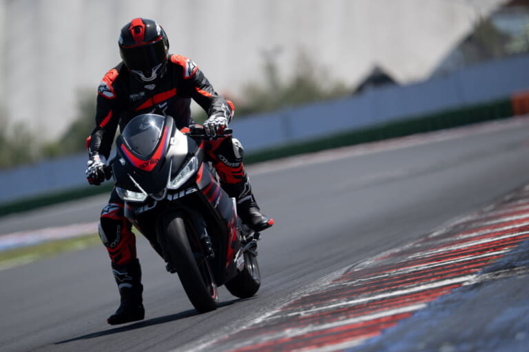 アプリリア|RS457|アプリリア新型モデル「RS 457」が85万8000円で発売!! 扱いやすい2気筒エンジンのライトウェイトスポーツ