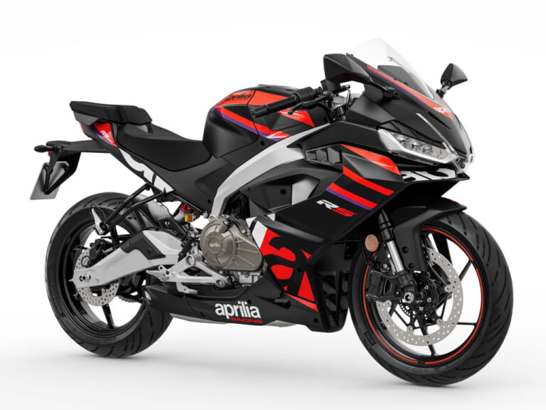 2025 アプリリアRS457|レーシングストライプ|アプリリアRS457〈いま国内で買える新型バイクカタログ|大型二輪(750-401cc)〉