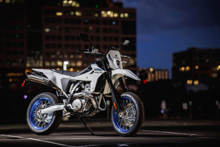 スズキ|DR-Z4SM|輸出仕様|2025年モデル|待望のスズキ新型「DR-Z4S」「DR-Z4SM」登場! 軽量ハイパワーの400ccトレール/モタードがグローバル復活