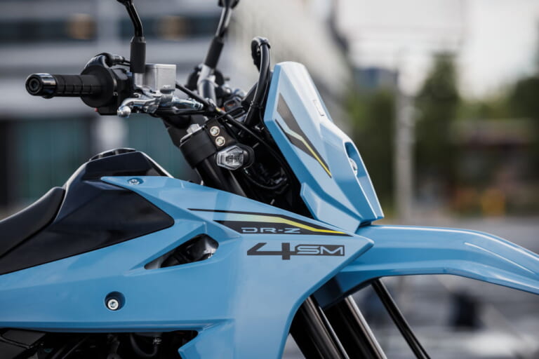 スズキ|DR-Z4SM|輸出仕様|2025年モデル|待望のスズキ新型「DR-Z4S」「DR-Z4SM」登場! 軽量ハイパワーの400ccトレール/モタードがグローバル復活