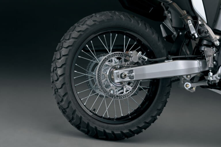 スズキ|DR-Z4S|待望のスズキ新型「DR-Z4S」「DR-Z4SM」登場! 軽量ハイパワーの400ccトレール/モタードがグローバル復活