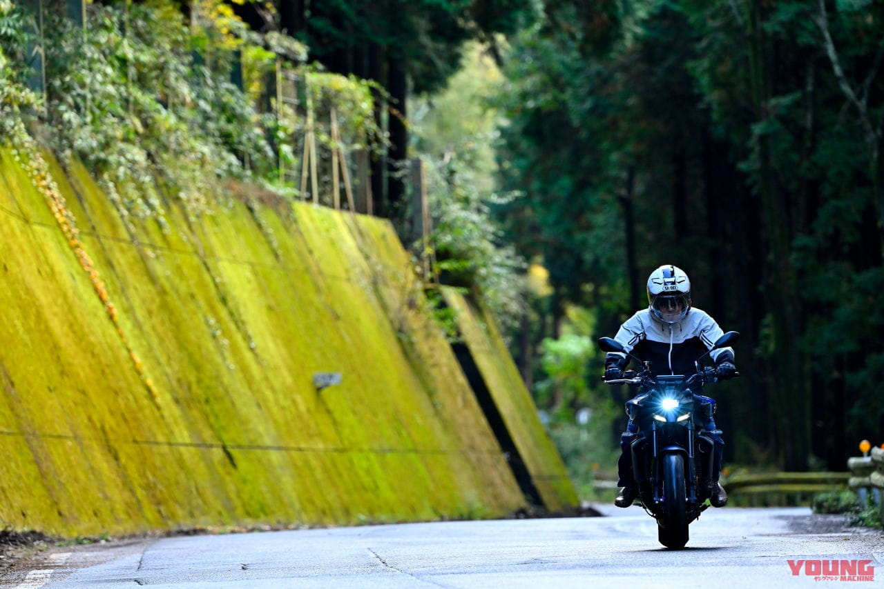 ヤマハ|MT-09 Y-AMT|【5番勝負】ホンダEクラッチ vs ヤマハY-AMTを比較試乗! 制御が巧みなのは? 乗っていて楽なのはどっち?【インプレ】