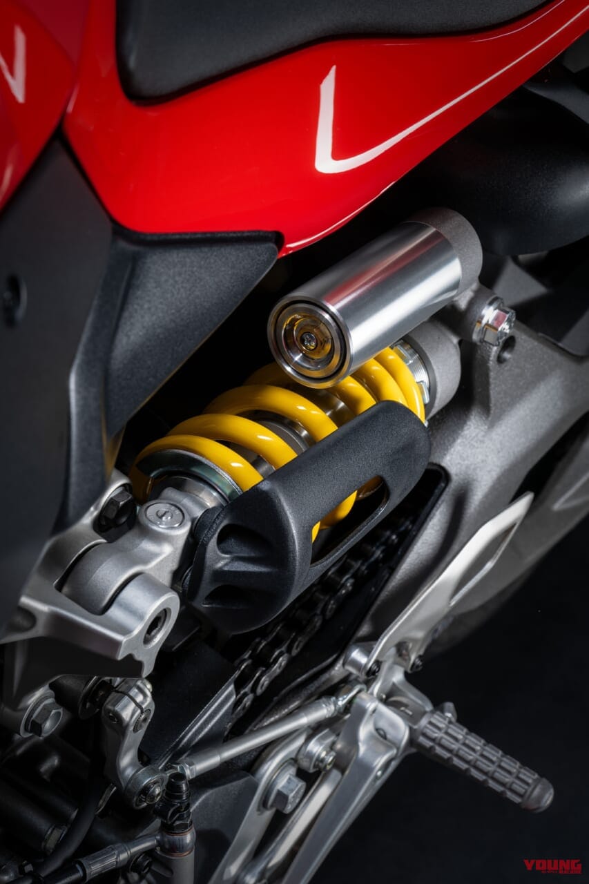 Ducati Panigale V2|ミドルクラスの究極ドゥカティ!? 2025新型パニガーレV2/ストリートファイターV2登場