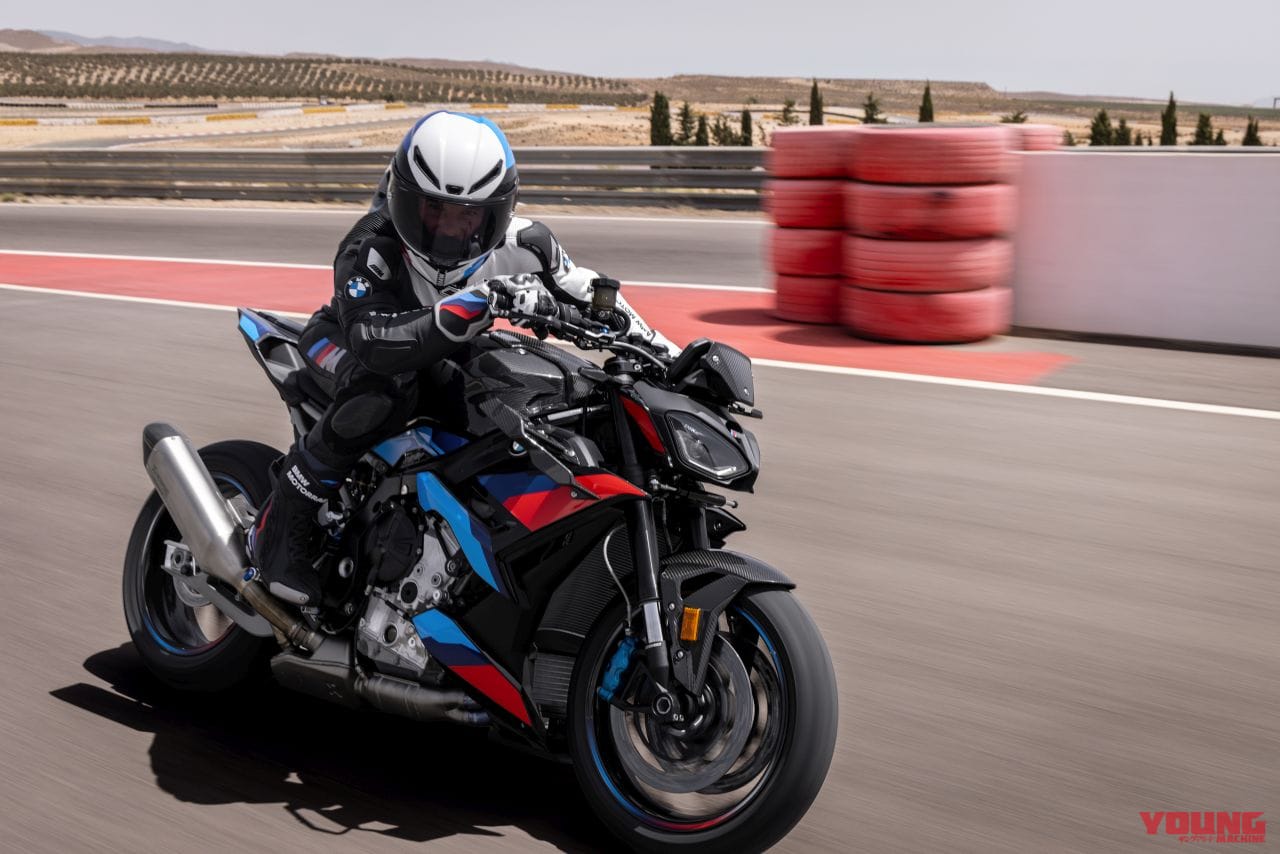 BMWのハイスペックロードスター! 2025新型S1000R/M1000Rがミラノショーで発表