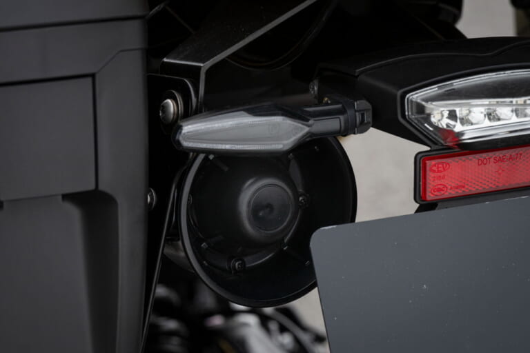 BMW F900XR 首都高速パトロールバイク|CB400スーパーフォアに代わり、首都高パトロールに黄色のBMW! 「F900XR」を12月上旬より黄バイとして運用