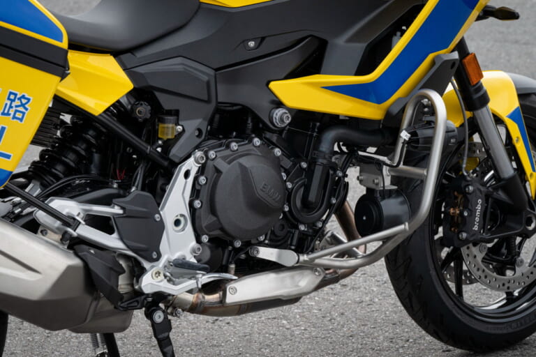 BMW F900XR 首都高速パトロールバイク|CB400スーパーフォアに代わり、首都高パトロールに黄色のBMW! 「F900XR」を12月上旬より黄バイとして運用
