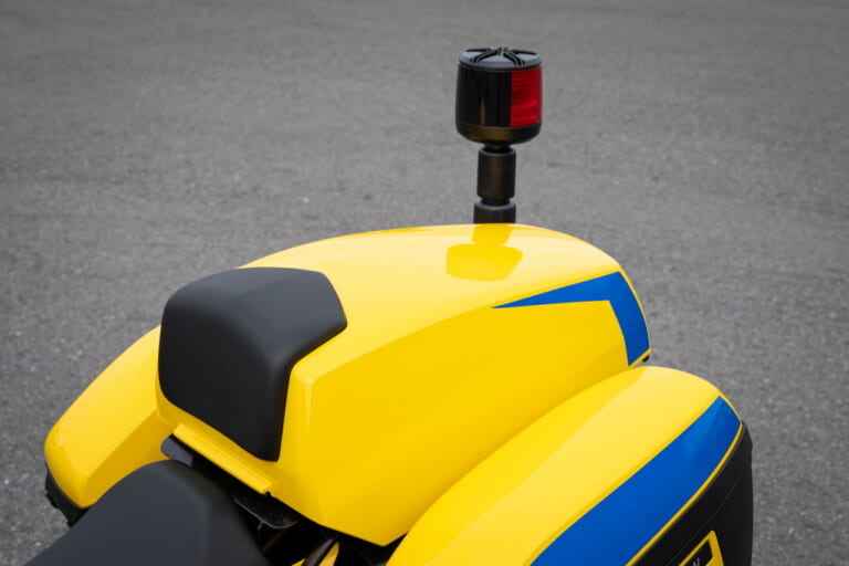 BMW F900XR 首都高速パトロールバイク|CB400スーパーフォアに代わり、首都高パトロールに黄色のBMW! 「F900XR」を12月上旬より黄バイとして運用