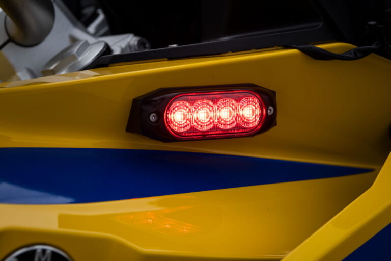 BMW F900XR 首都高速パトロールバイク|CB400スーパーフォアに代わり、首都高パトロールに黄色のBMW! 「F900XR」を12月上旬より黄バイとして運用