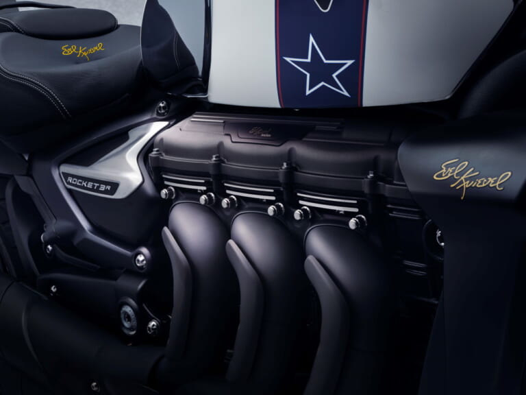 ROCKET 3 R EVEL KNIEVEL|【世界限定500台】トライアンフ「ロケット3 EVEL KNIEVEL」RとGTの2種類で登場!