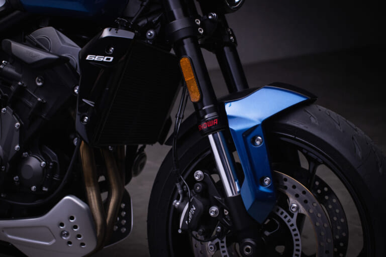 Triumph TRIDENT 660|お値段据え置き! ’25トライアンフ トライデント660が4色展開で登場