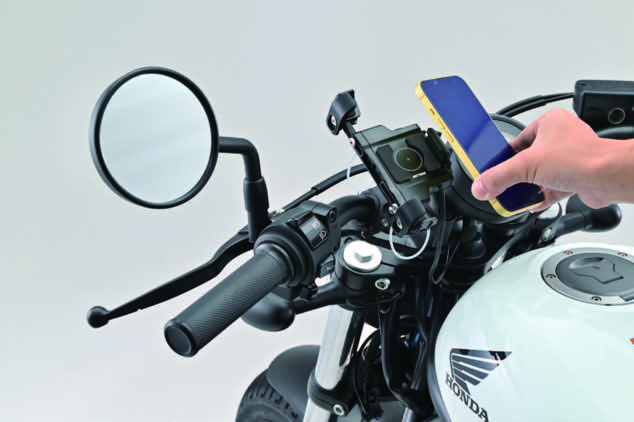DAYTONA スマートフォンホルダー＋e｜デイトナ12月最新製品情報! ワイヤレス充電スマホホルダー/新型移動式オービスMSSS対応レーダー等など