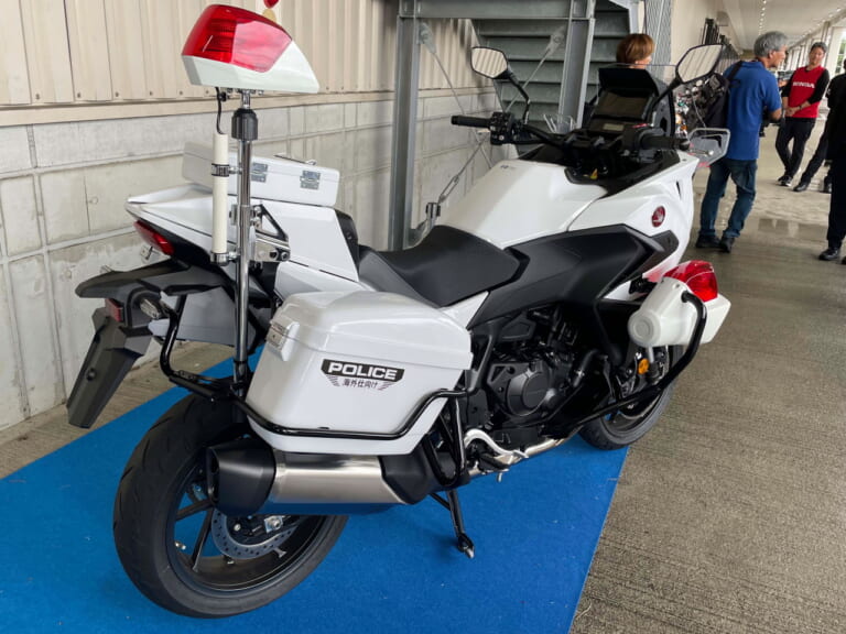 Honda NT1100 POLICE|全国の警察で運用が始まったCB1300Pの後継白バイ! ホンダ「NT1100P」のディテールに迫る