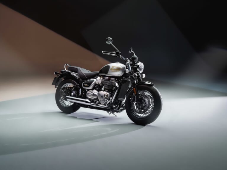 Triumph Bonneville Speedmaster Icon Edition|トライアンフのネオクラシックにICON EDITION 7モデルが登場【ゴールド筆記体ロゴのカスタム感!】