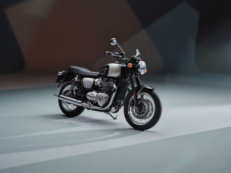 Triumph Bonneville T120 Icon Edition|トライアンフのネオクラシックにICON EDITION 7モデルが登場【ゴールド筆記体ロゴのカスタム感!】