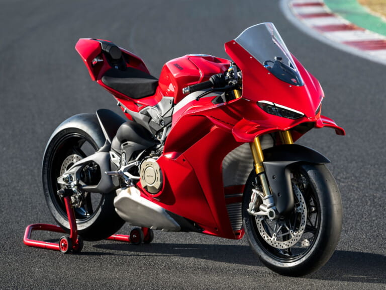 ドゥカティ|パニガーレV4S|まるでMotoGPマシン?! 制御、シャシー、デザインを一新! ドゥカティ「パニガーレV4S」試乗インプレッション