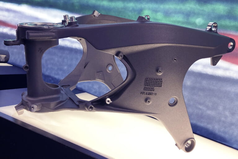 ドゥカティ|パニガーレV4S|まるでMotoGPマシン?! 制御、シャシー、デザインを一新! ドゥカティ「パニガーレV4S」試乗インプレッション