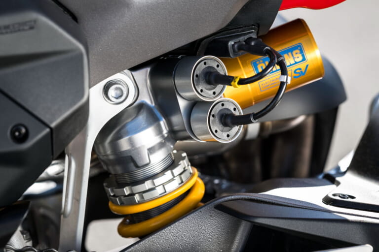ドゥカティ|パニガーレV4S|まるでMotoGPマシン?! 制御、シャシー、デザインを一新! ドゥカティ「パニガーレV4S」試乗インプレッション