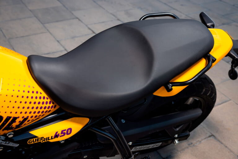 ロイヤルエンフィールド|ゲリラ450|ヒマラヤと血を分けたタフなロードスター ロイヤルエンフィールド「ゲリラ450」試乗インプレッション