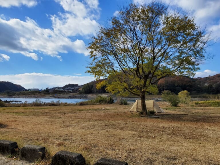 「寒くても楽しそう」釣り道具レンタル可。バイクで行く愛知県入鹿池のワカサギ釣り×デイキャンプツーリング「手軽!」