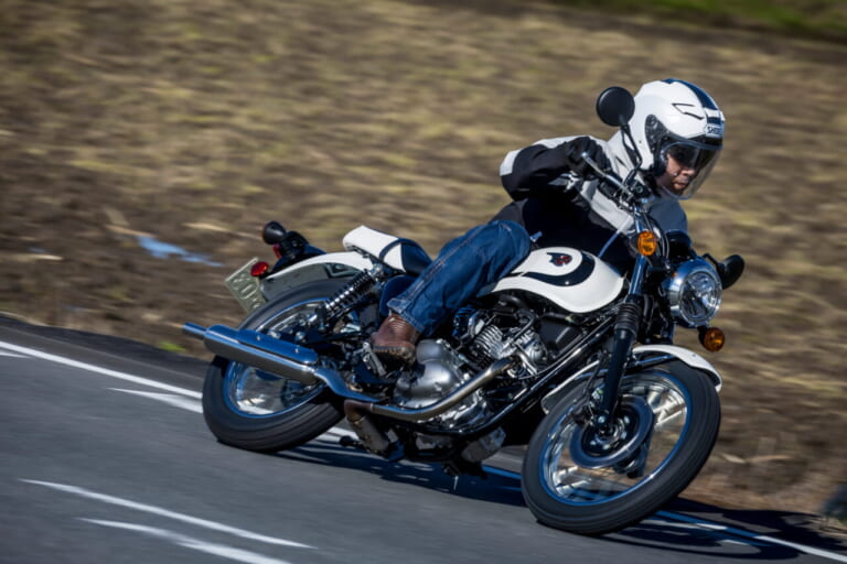 2025 KAWASAKI W230|カワサキW230〈いま国内で買える新型バイクカタログ|軽二輪(250-126cc)〉