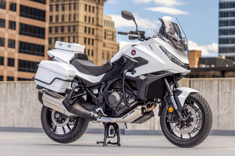 Honda NT1100 POLICE|全国の警察で運用が始まったCB1300Pの後継白バイ! ホンダ「NT1100P」のディテールに迫る