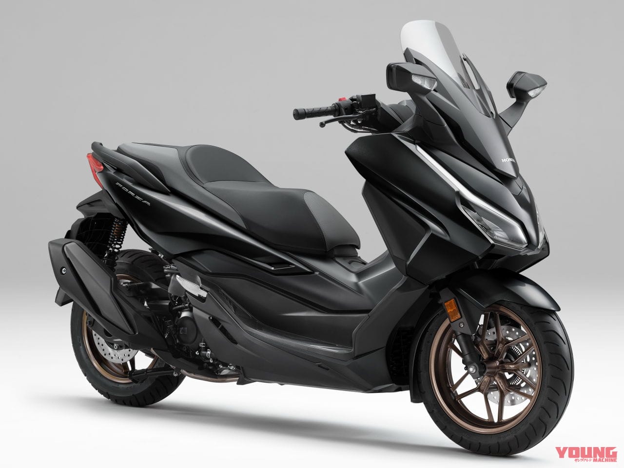 ホンダ|フォルツァ|貴重なフルサイズ軽二輪スクーター! ホンダ発表の「フォルツァ」2025年型はさらに装備が充実