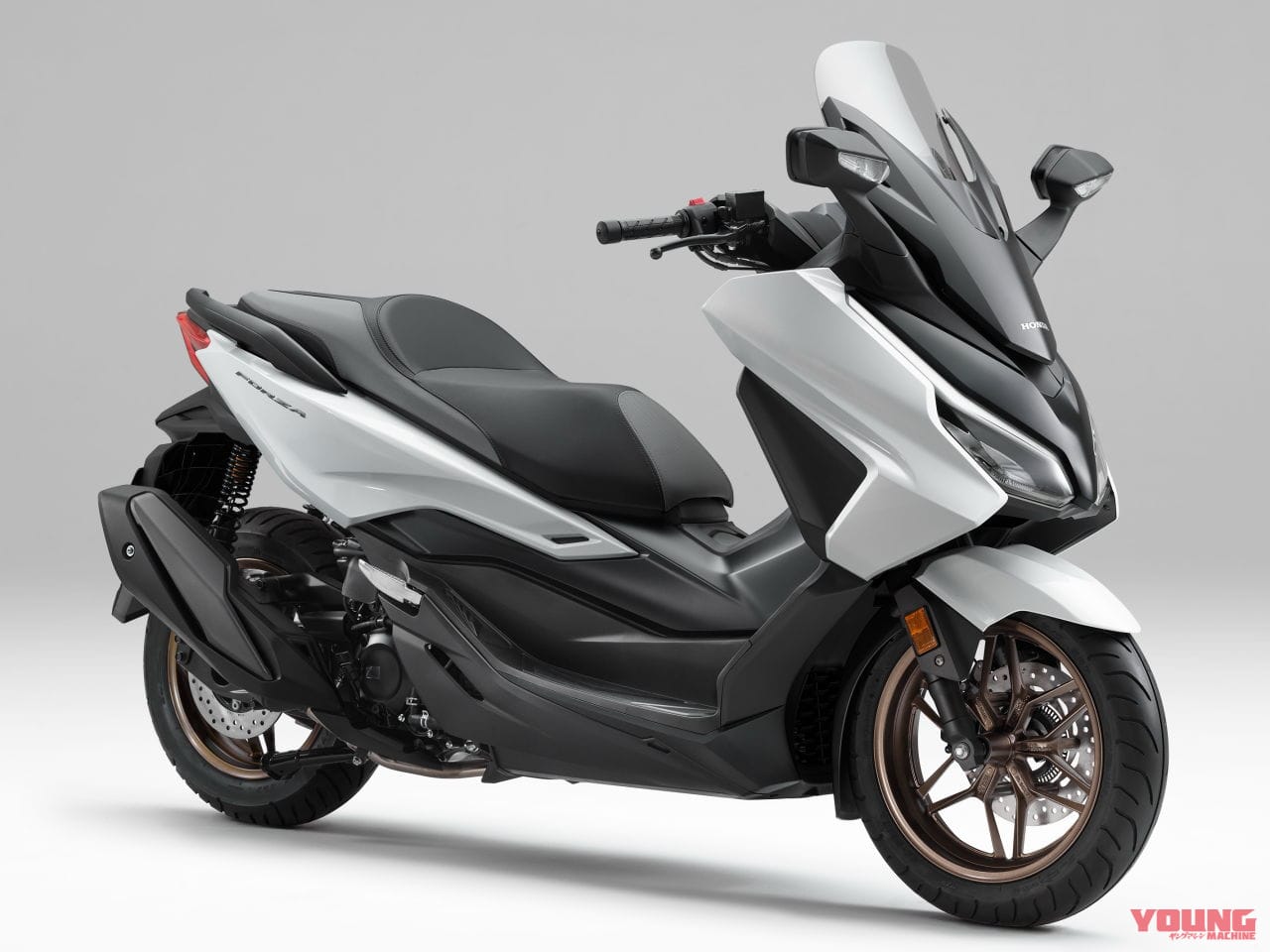 ホンダ|フォルツァ|貴重なフルサイズ軽二輪スクーター! ホンダ発表の「フォルツァ」2025年型はさらに装備が充実