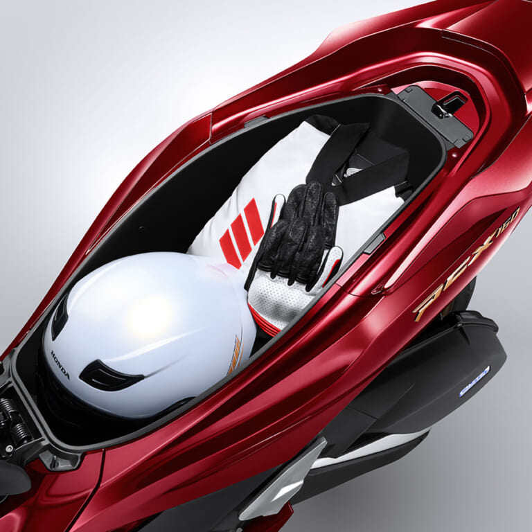 ホンダ|PCX160|インドネシア仕様|2025年モデル|ホンダが「PCX160」をモデルチェンジ! スマホ連携TFTメーターを獲得し、ウインカーはポジションライトと一体型に【海外】