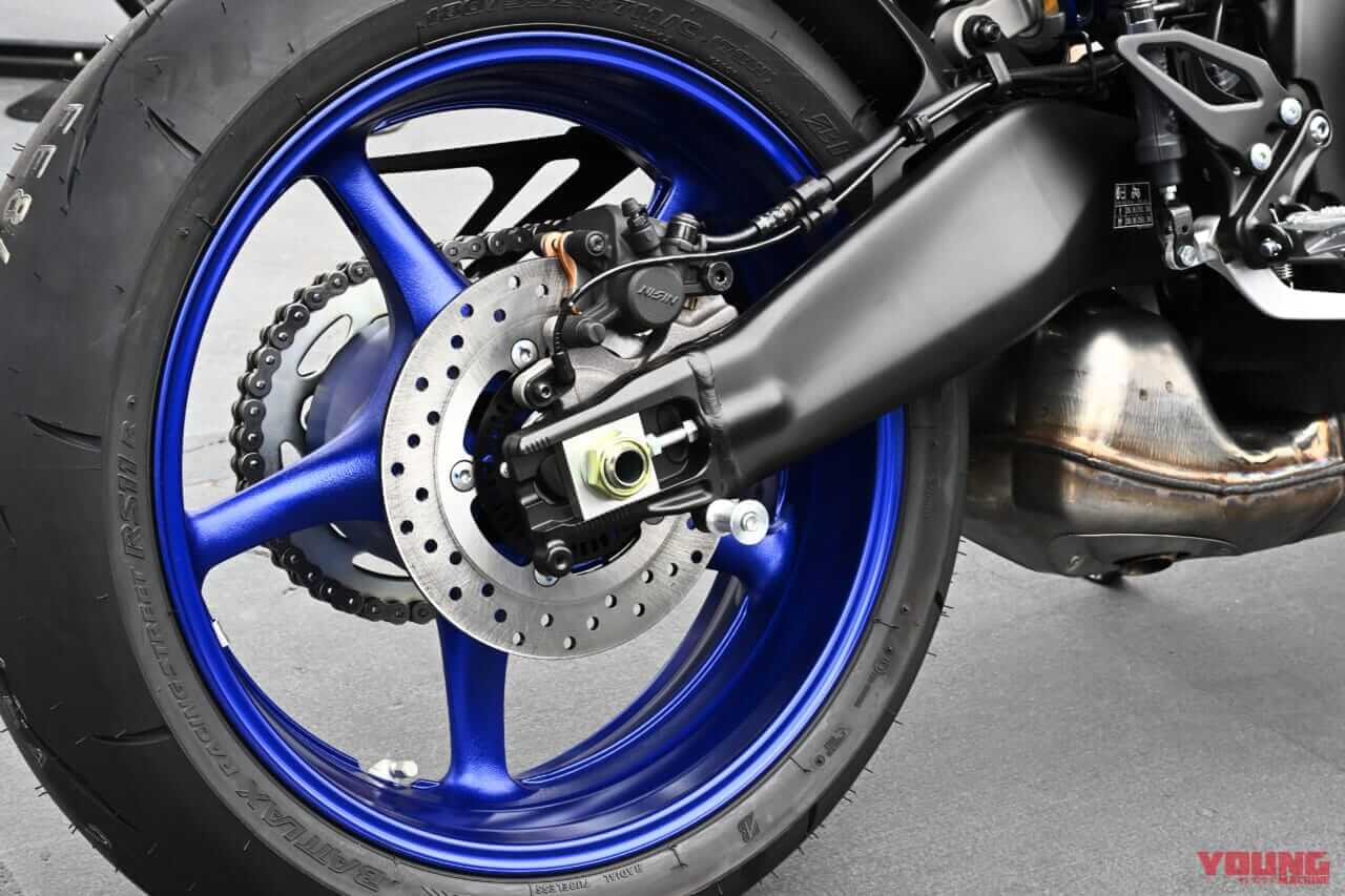 |「ホイールR6用?」「ウイング付きで空力めちゃイイ!」ヤマハYZF-R9 開発者インタビュー【後編:エンジン/足回り/空力ほか】