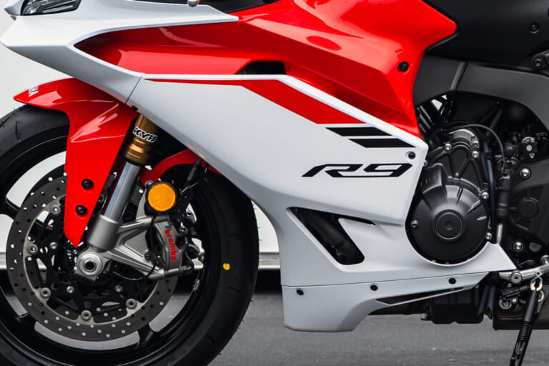 ヤマハ|YZF-R9|開発者インタビュー|「ホイールR6用?」「ウイング付きで空力めちゃイイ!」ヤマハYZF-R9 開発者インタビュー【後編:エンジン/足回り/空力ほか】