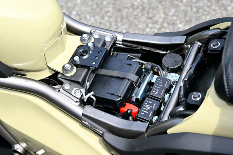 カワサキ|エリミネーター プラザエディション|2024年モデル|GB350よりも、Z900RSよりも売れているのはなぜ? カワサキ「エリミネーター プラザエディション」試乗インプレッション