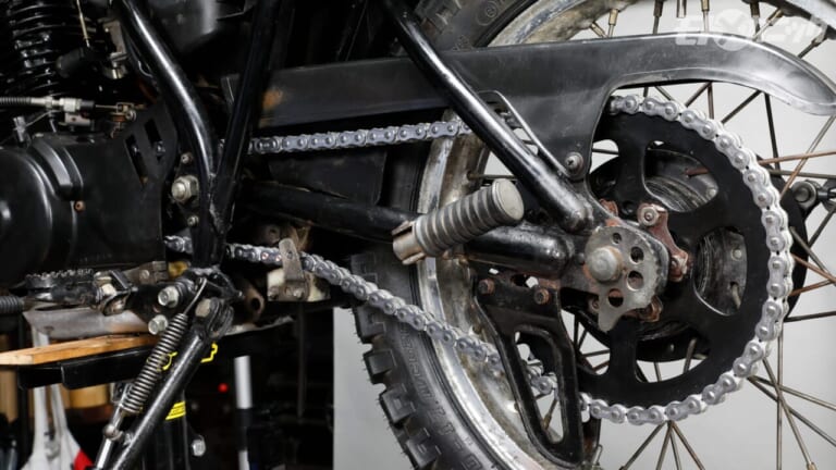 [絶版車DIYメンテ] 1981 ヤマハXT250：ドライブチェーンを最新のシールタイプに交換
