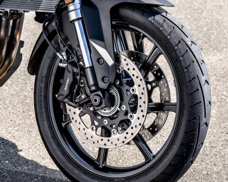 スズキ|Vストローム800|「名車の予感!」「やっぱ前輪19インチ」スズキ V-STROM 800 試乗インプレッション