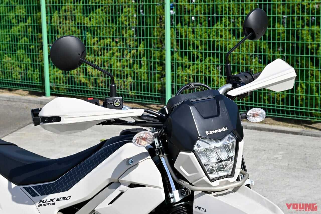 |とっつきやすさは一緒だけど違いあり! 2025カワサキ「KLX230シェルパ/S」ライディングポジション/ディテール比較