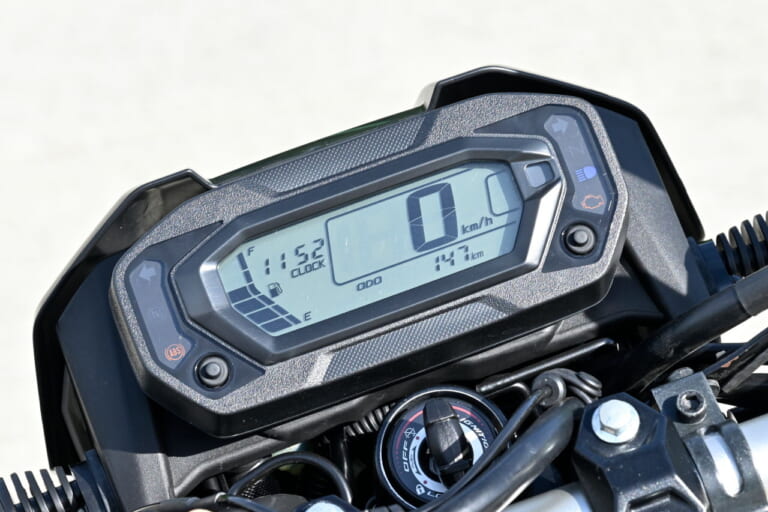 カワサキ|KLX230シェルパ|とっつきやすさは一緒だけど違いあり! 2025カワサキ「KLX230シェルパ/S」ライディングポジション/ディテール比較