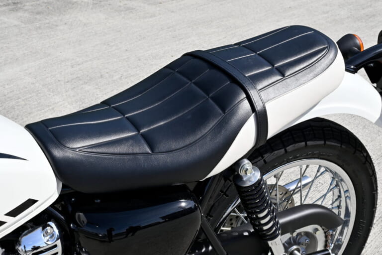 2025 KAWASAKI W230|カワサキW230〈いま国内で買える新型バイクカタログ|軽二輪(250-126cc)〉