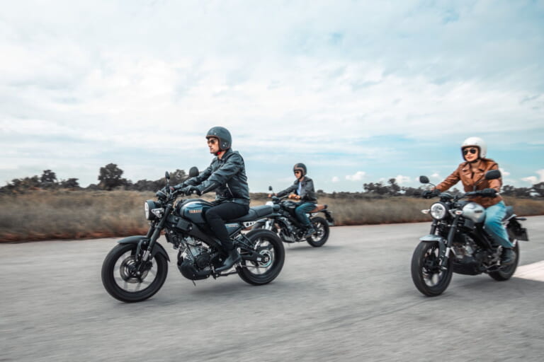 ヤマハ|XSR155|タイ仕様|2024年モデル|「この色ほしい…」 ヤマハXSR155 ダークネイビーブルー登場、可変バルブ機構VVAを搭載した軽二輪ヘリテイジスポーツ【海外】