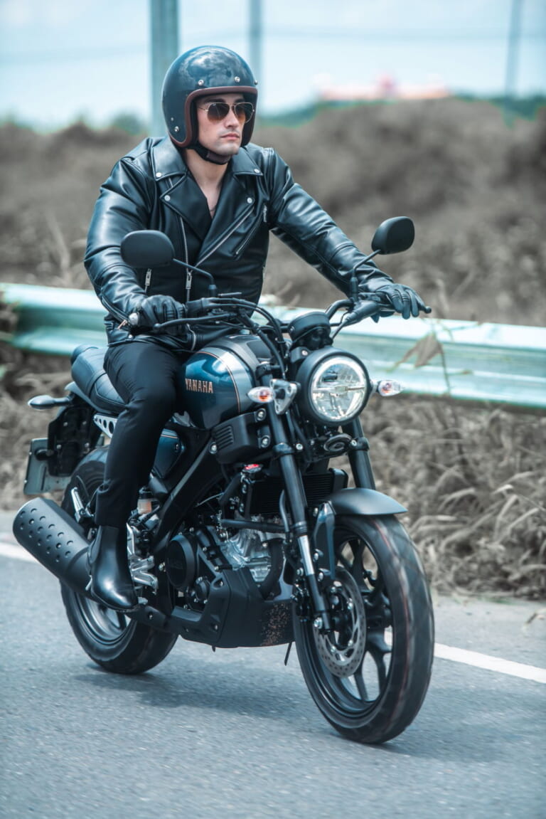 ヤマハ｜XSR155｜タイ仕様｜2024年モデル｜「この色ほしい…」 ヤマハXSR155 ダークネイビーブルー登場、可変バルブ機構VVAを搭載した軽二輪ヘリテイジスポーツ【海外】