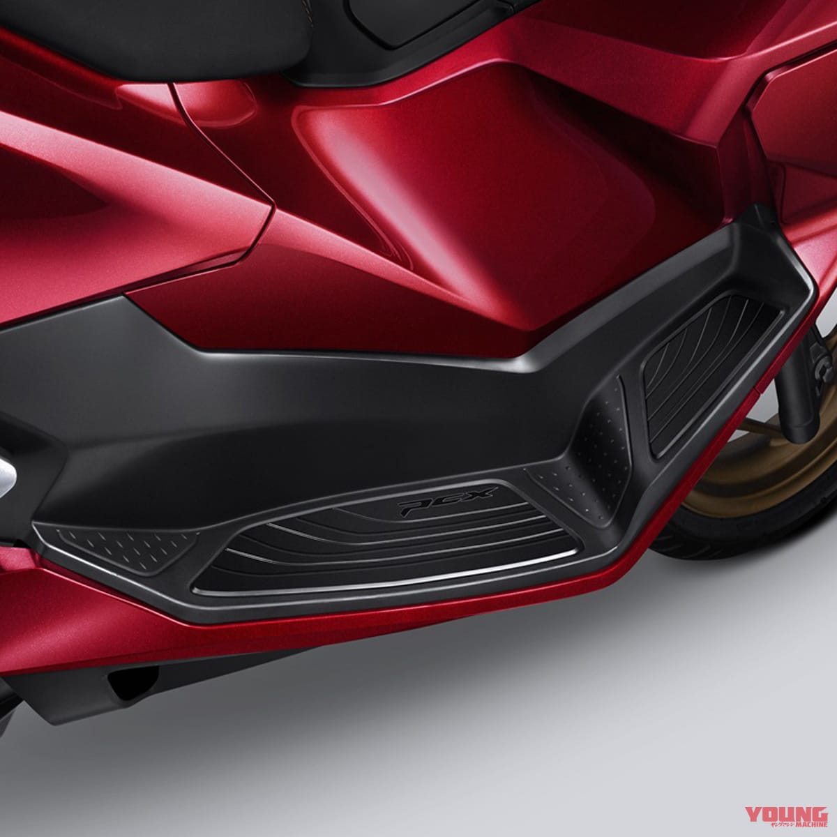 ホンダ|PCX160|インドネシア仕様|2025年モデル|ホンダが「PCX160」をモデルチェンジ! スマホ連携TFTメーターを獲得し、ウインカーはポジションライトと一体型に【海外】