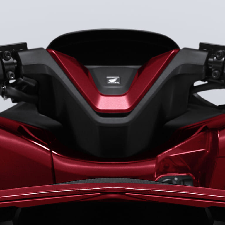 ホンダ|PCX160|インドネシア仕様|2025年モデル|ホンダが「PCX160」をモデルチェンジ! スマホ連携TFTメーターを獲得し、ウインカーはポジションライトと一体型に【海外】