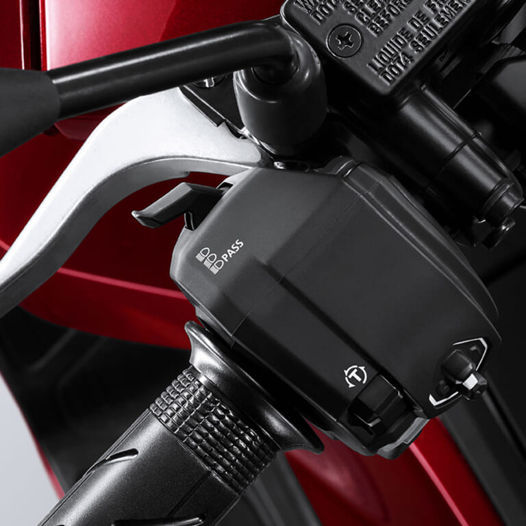 ホンダ|PCX160|インドネシア仕様|2025年モデル|ホンダが「PCX160」をモデルチェンジ! スマホ連携TFTメーターを獲得し、ウインカーはポジションライトと一体型に【海外】