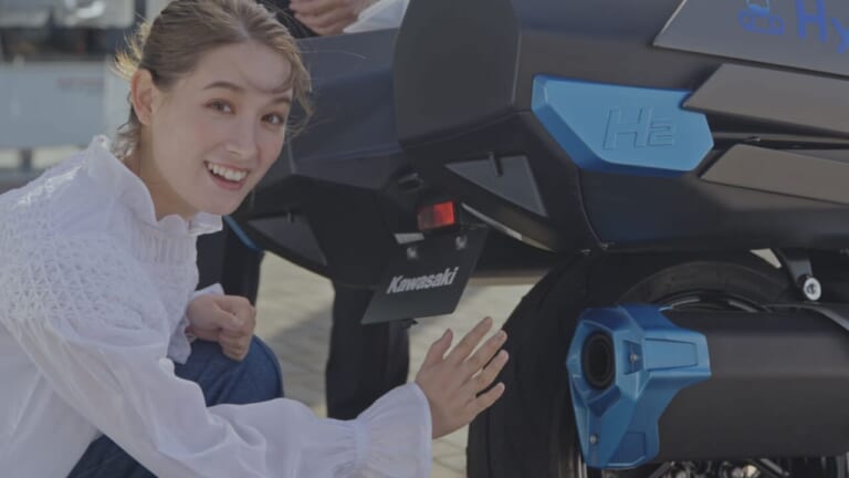 カワサキ水素大学|トラウデン直美|Ninja H2|水素エンジン|「これ水蒸気なんだ!」トラウデン直美さん、水素バイクの開発現場を直撃! カワサキ水素大学の新CMが公開「しっとりしてます」