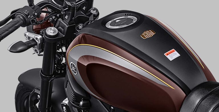 ヤマハ|XSR155|インドネシア仕様|2025年モデル|「この色ほしい…」ヤマハXSR155 メタリックブラウン新登場、可変バルブ機構VVAを搭載した軽二輪ヘリテイジスポーツ【海外】